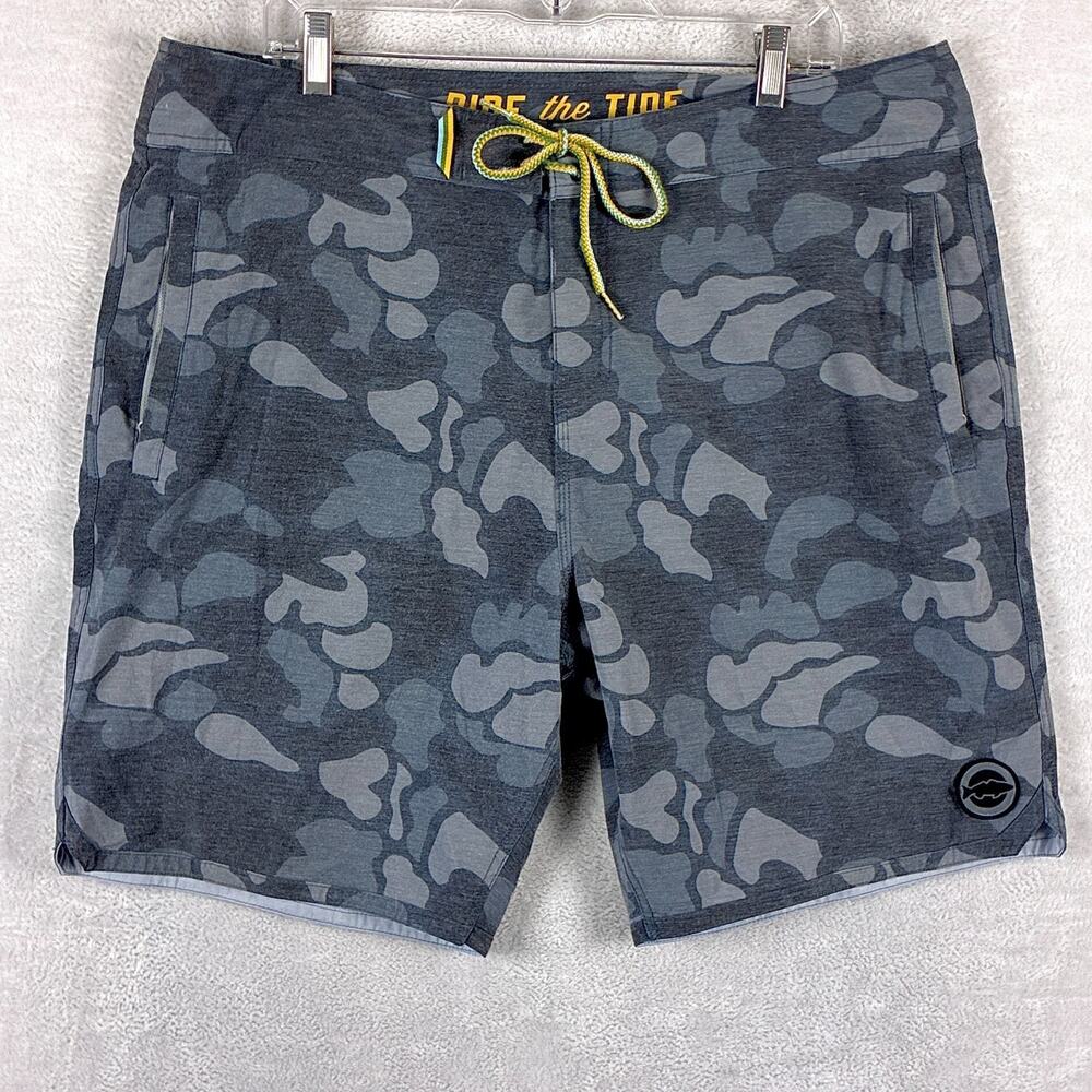 Marsh Wear Board Shorts Mens 38 Gray Camo Mallard Drawstring Performance Beach